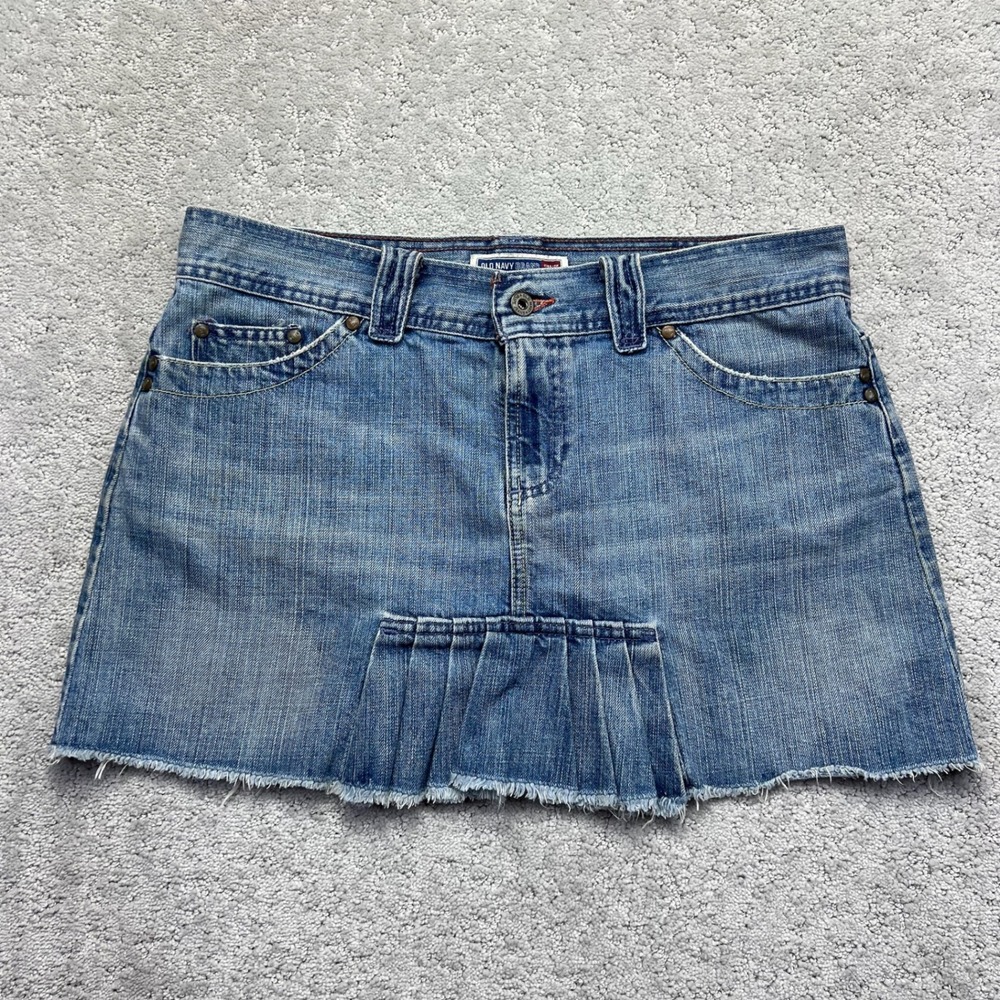 Old Navy Mini Skirt Womens Size 12 Blue Denim Ultra Low Waist Pleated Raw‎ Hem